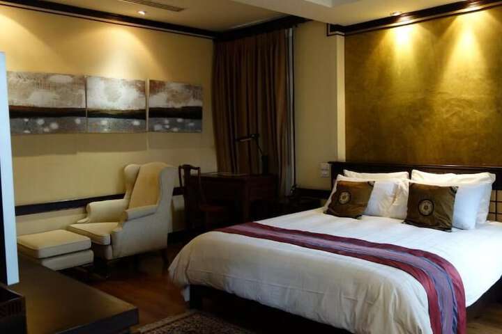 Room 13 of 41