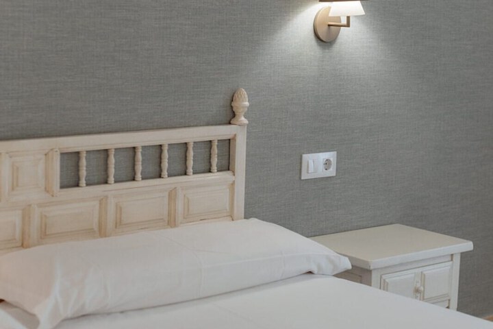 Room 11 of 26