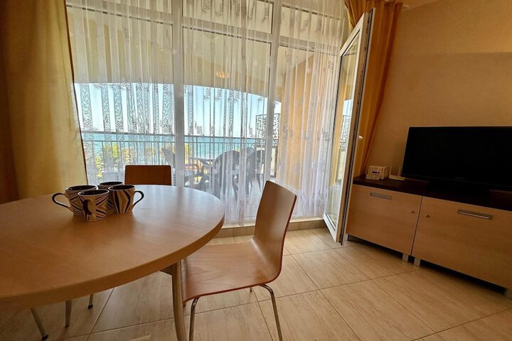 Room 28 of 151