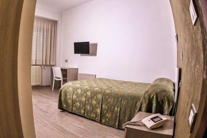 Room 14 of 63