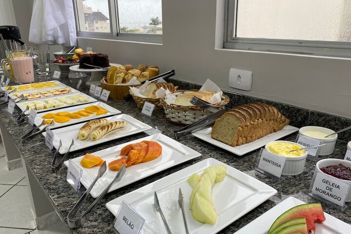 Dining 88 of 102