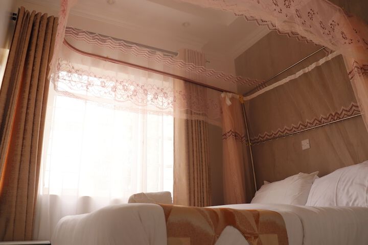 Room 11 of 60
