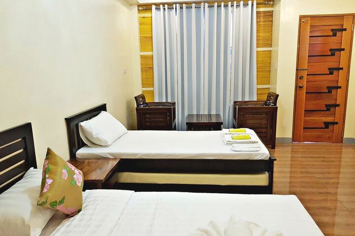 Room 4 of 31