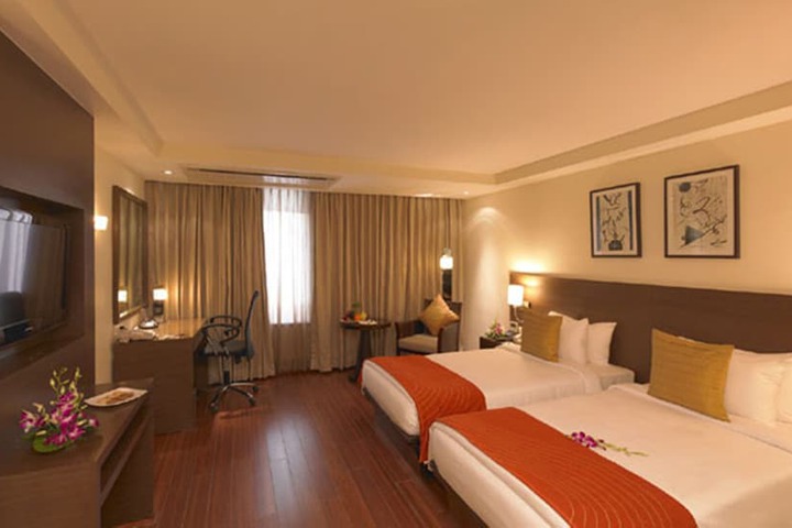 Room 5 of 45