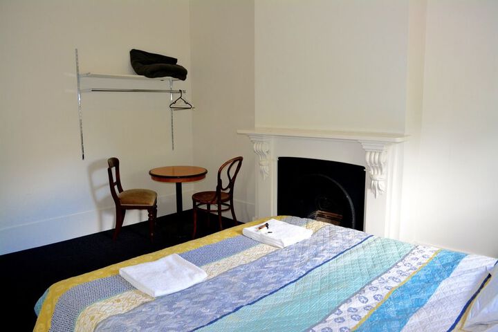 Room 11 of 28