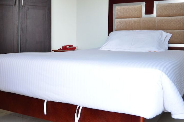 Room 2 of 55