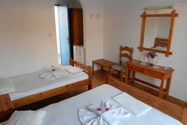 Room 4 of 36