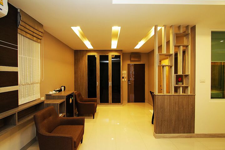Room 35 of 79
