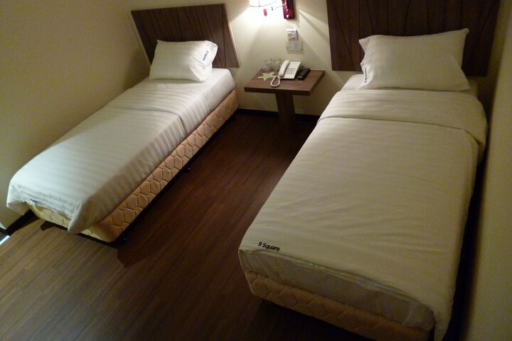 Room 16 of 35
