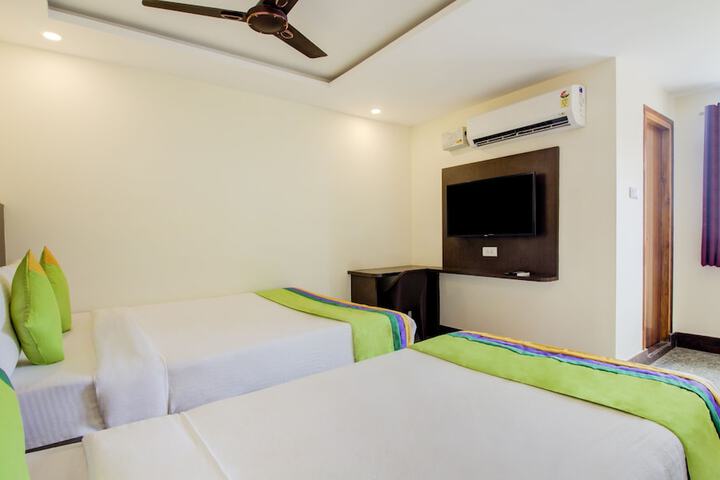 Room 18 of 37