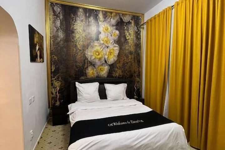 Room 2 of 30