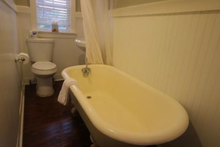 Room 5 of 70
