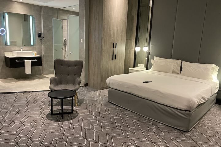 Room 54 of 193