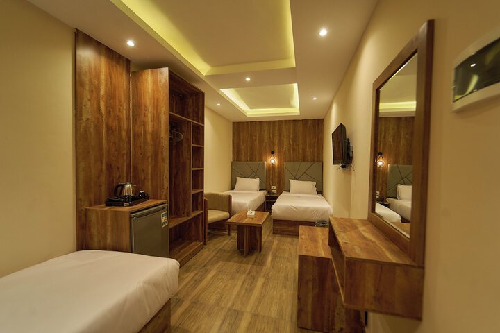 Room 6 of 60