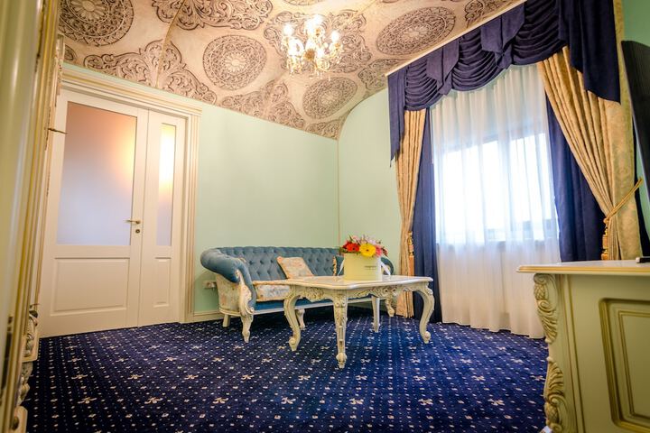 Room 36 of 131