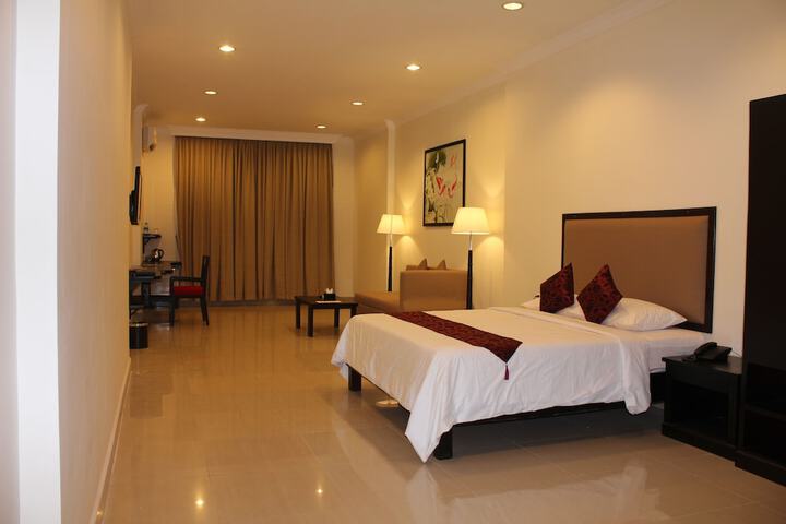 Room 25 of 144
