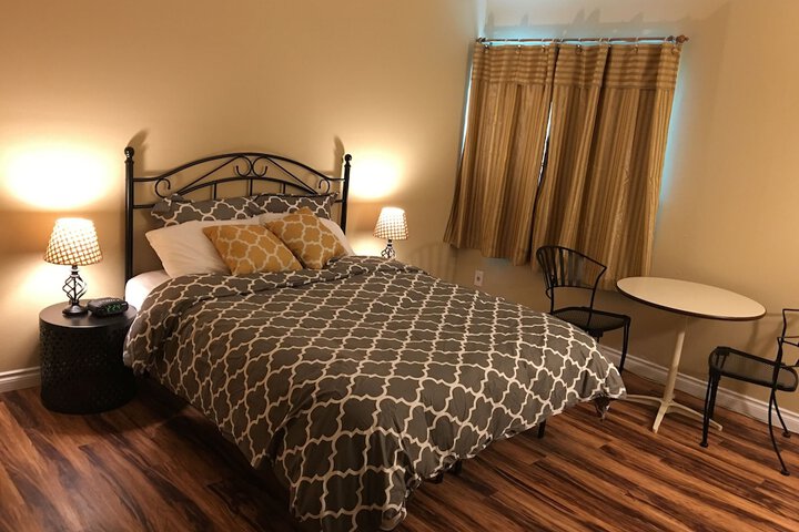 Room 11 of 21