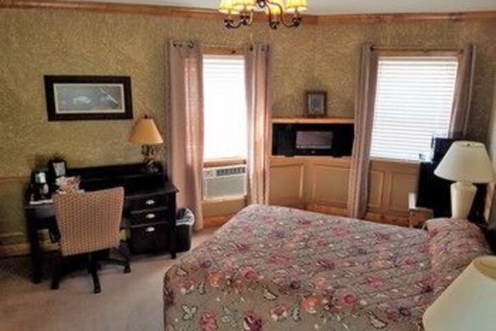 Room 27 of 47