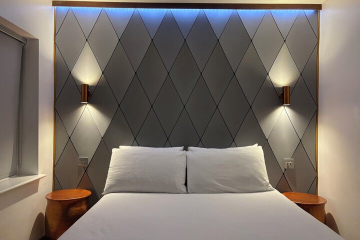 Room 12 of 52