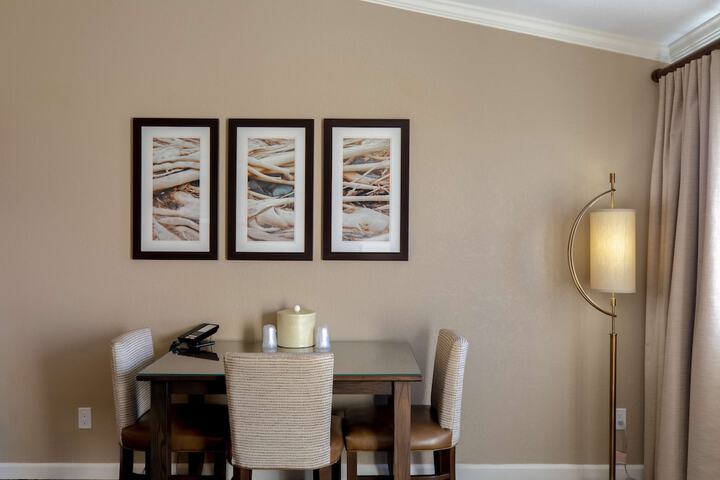 Room 16 of 33