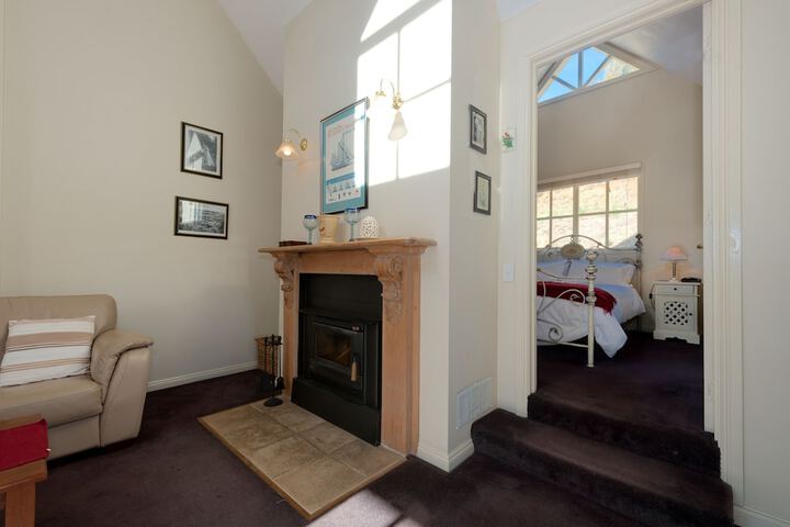 Room 4 of 16