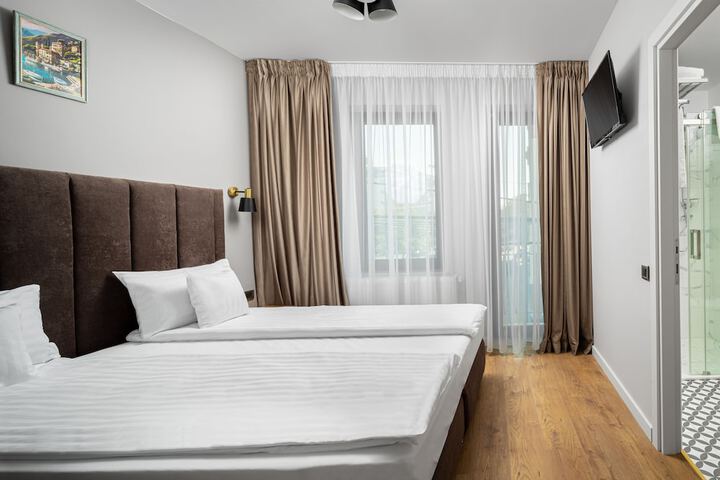 Room 26 of 48