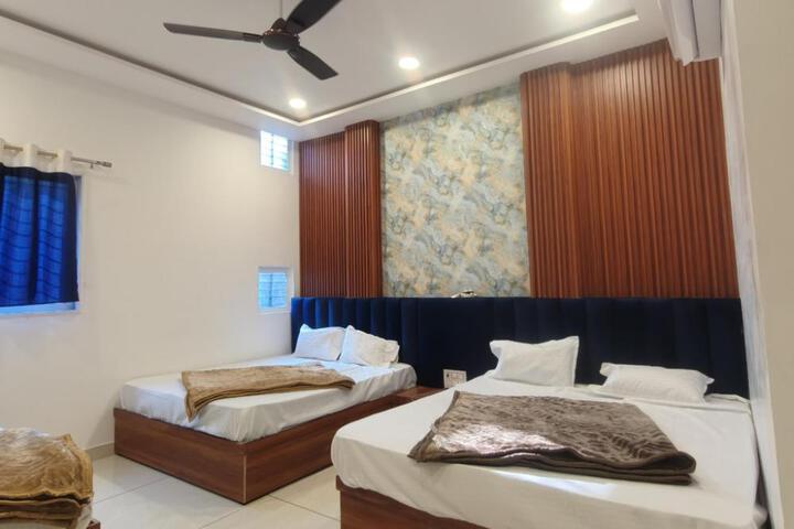 HOTEL ELLORA