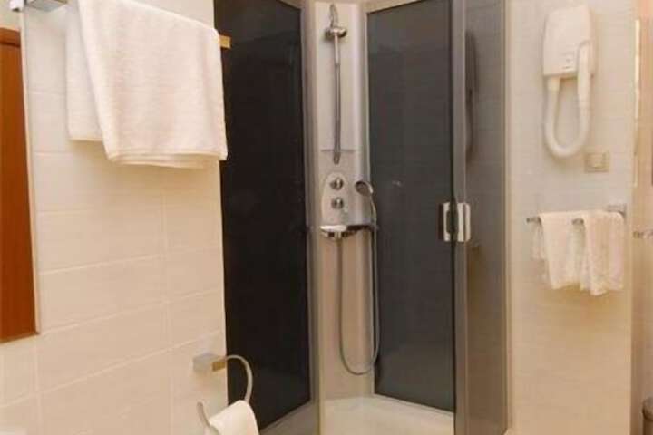 Room 16 of 23