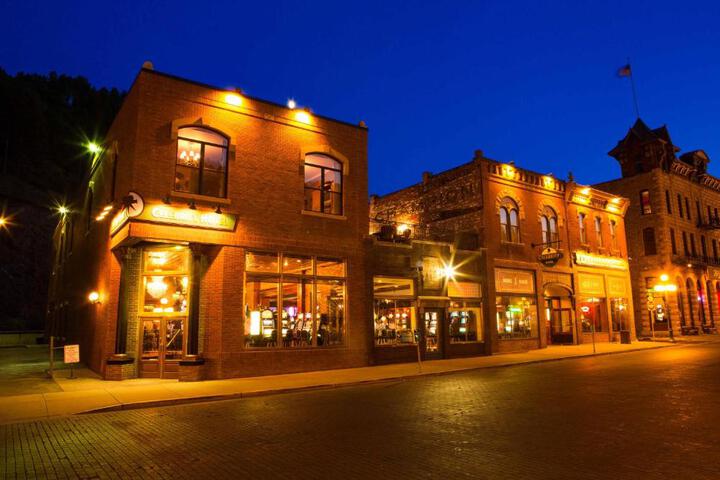 Exterior of Celebrity Boutique Hotel