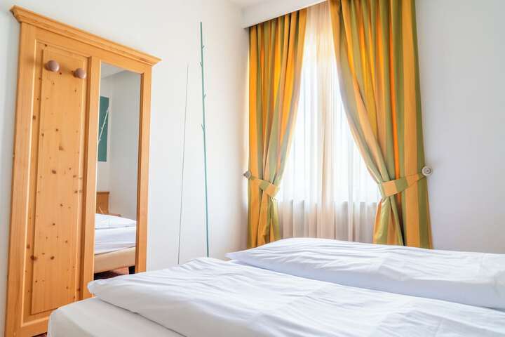 Room 48 of 115