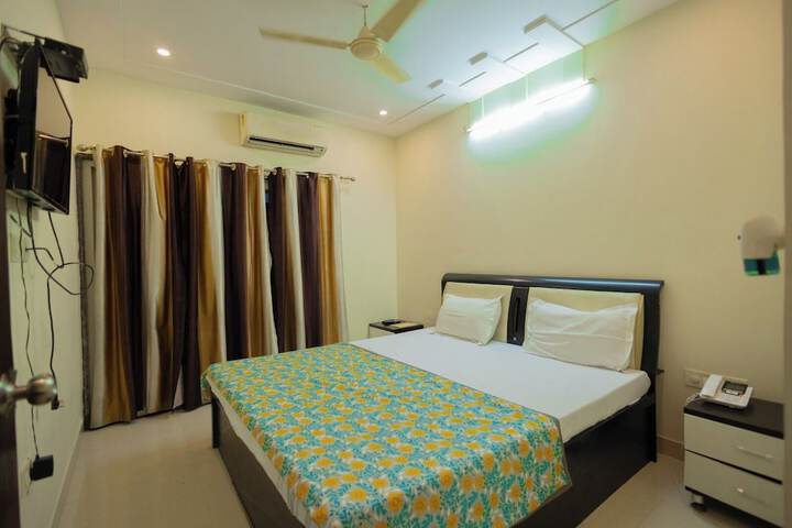 Room 4 of 14