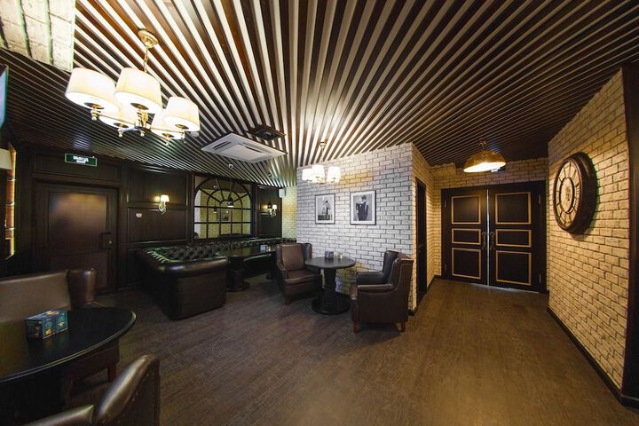 Lounge 48 of 55