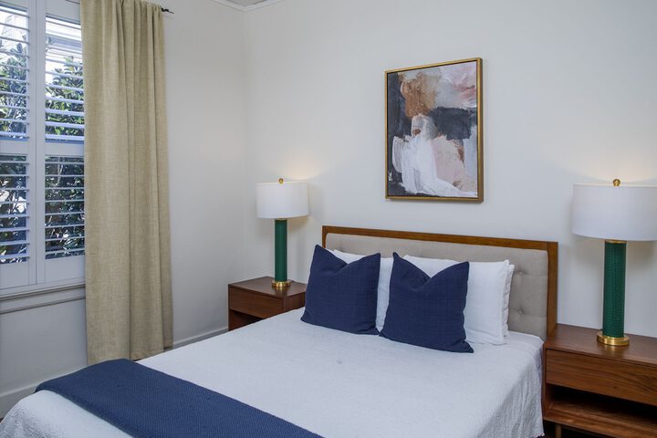 Room 40 of 141