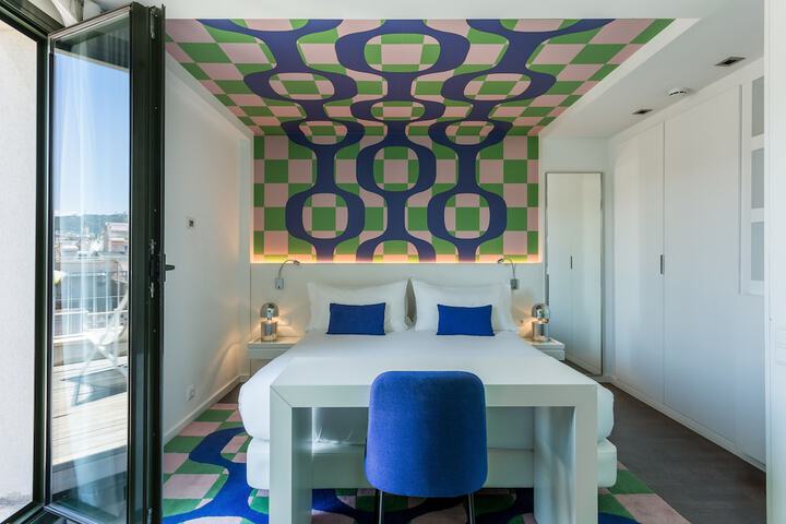 Room 40 of 73