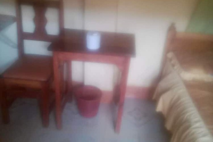 Room 5 of 9
