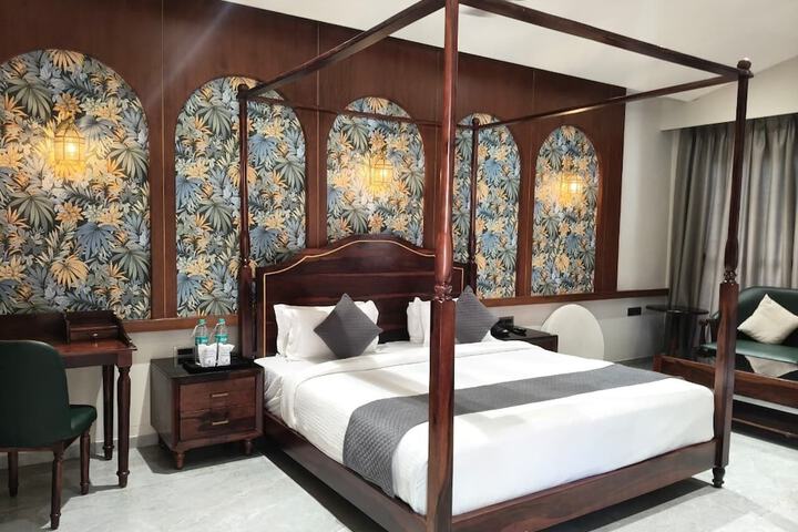 Room 2 of 23