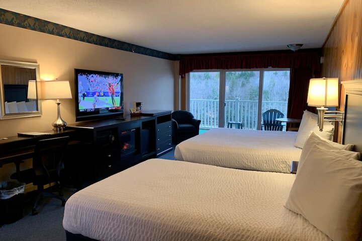 2 Double Beds Lakeside (7 of 8)