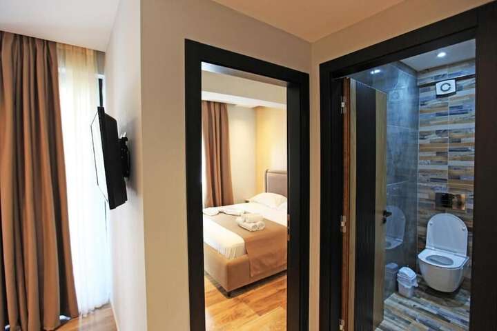 Room 28 of 52