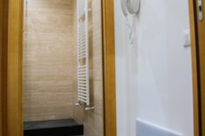 Room 5 of 48