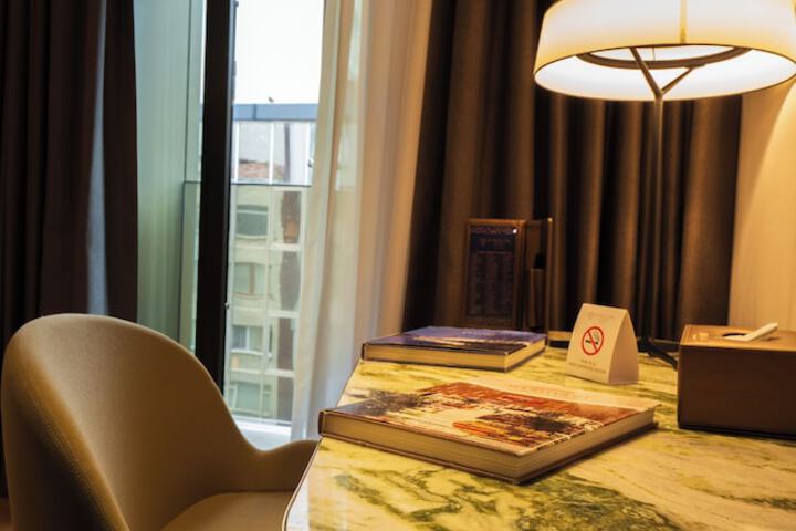 Room 68 of 200