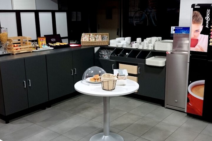 Breakfast/Coffee Service 27 of 48
