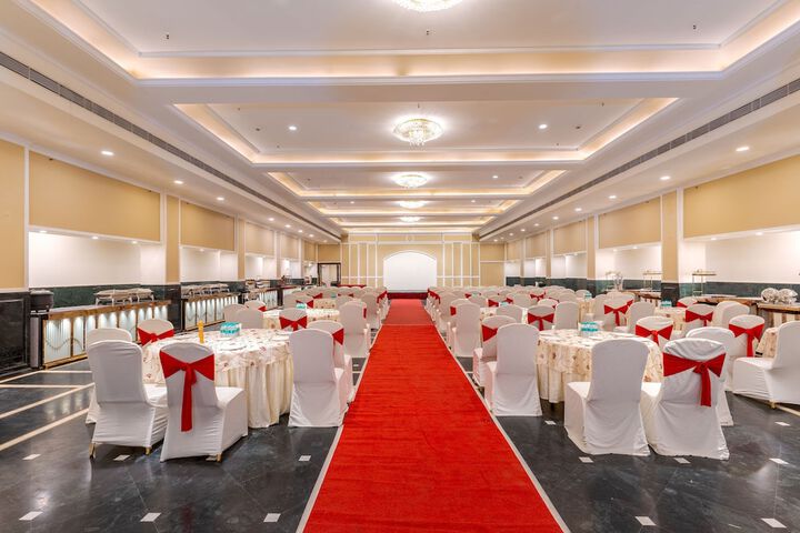 Ballroom/Hall 31 of 43