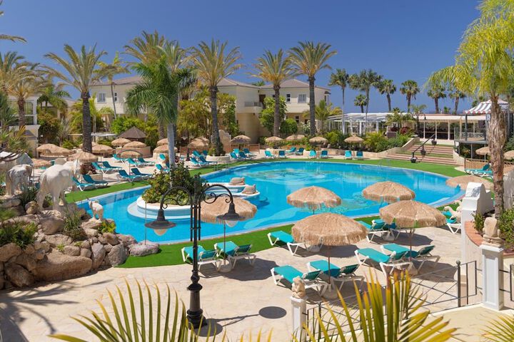 Pools & Facilities