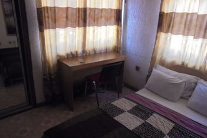Room 15 of 27