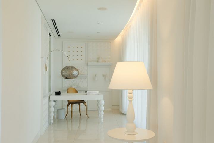 Room 77 of 193