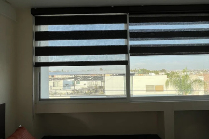 Room 4 of 12
