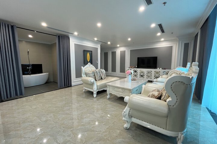 Room 16 of 20