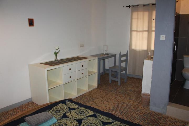 Room 6 of 37