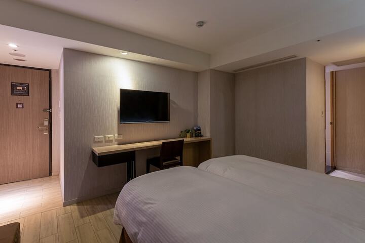 Room 40 of 87