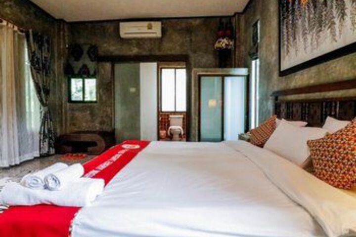 Room 13 of 28